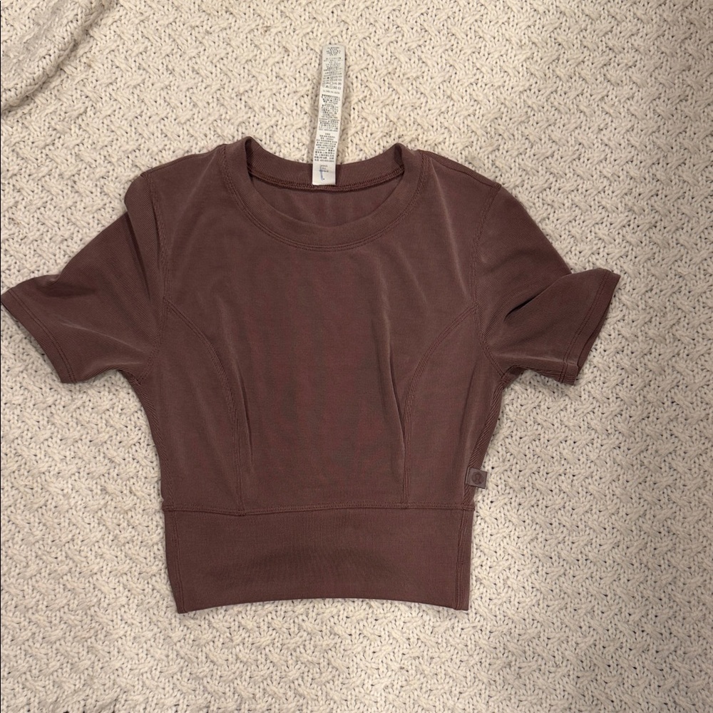 lululemon athletica Women’s 2 Mauve color Crop Top